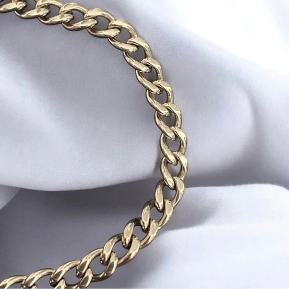 Cuban link Stainless Steel 8 inches long and 5mm width bracelet - Silver - Picture 4 of 6